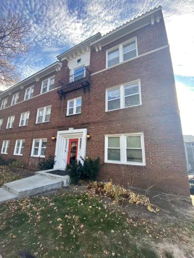Main picture of 214 Emanuel Cleaver II Blvd