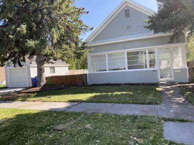 Main picture of 320 E 2nd N