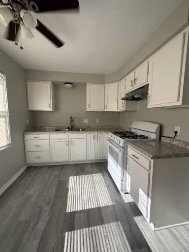 Main picture of 5018 Forest Park Pl
