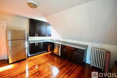 Main picture of 52 Dickens St