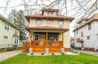 Main picture of 64 Evangeline St