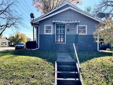 Main picture of 1549 E Legrande Ave
