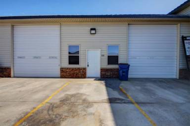 Main picture of Main Edge Building - 105