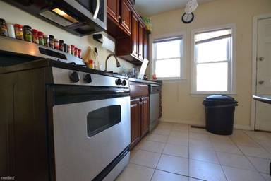 Main picture of 32 Linden St