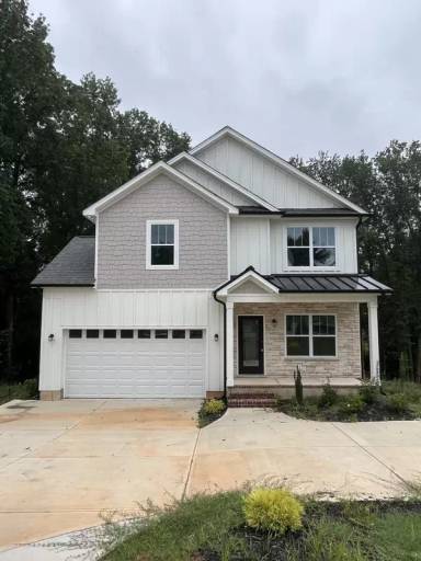 Main picture of 2130 N New Hope Rd