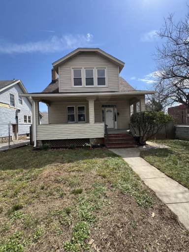 Main picture of 11 Irving Pl