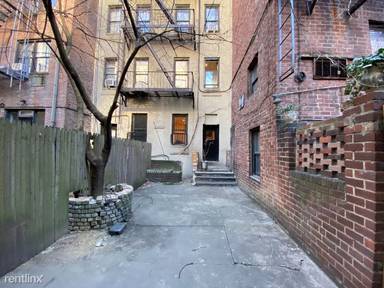 Main picture of 409 E 81st St