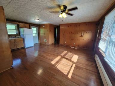 Main picture of 872 Summers School Rd