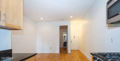 Main picture of 310 East 85th St