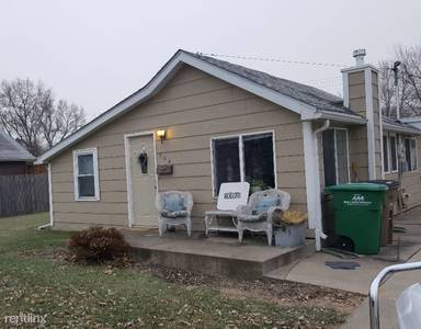 Main picture of 304 1st St E