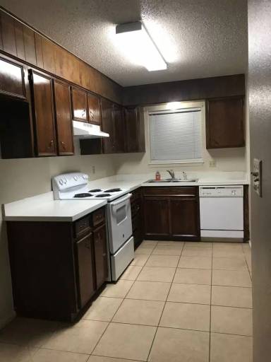 Main picture of 2601 E Sunset Cir