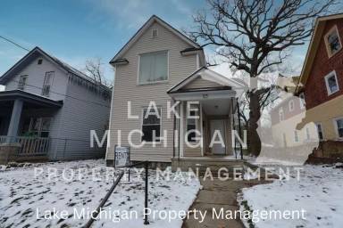 Main picture of 63 Caledonia St NE