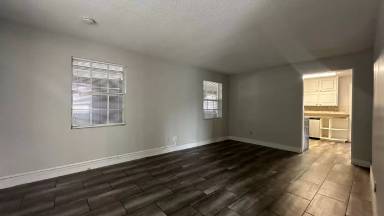 Main picture of 319 Golf Blvd