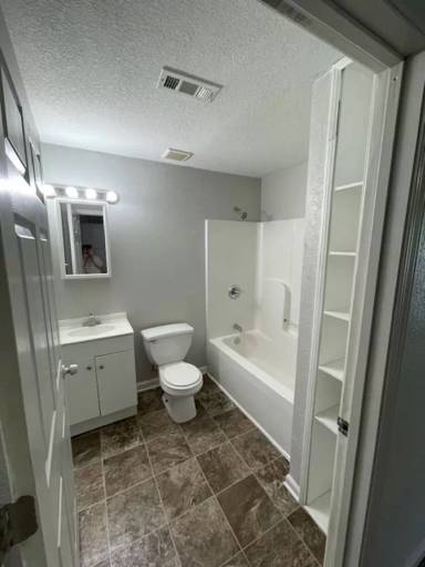 Main picture of 301 E Kansas St
