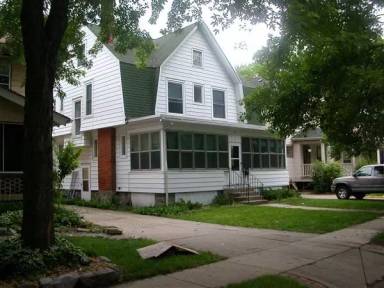 Main picture of 326 Woodmere Ave SE