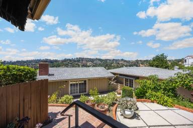 Main picture of 1071 E Avocado Crest Rd