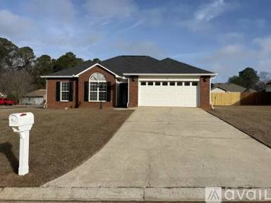 Main picture of 100 Englewood Ct