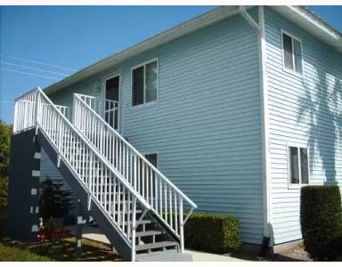 Main picture of 233 SE Village Dr