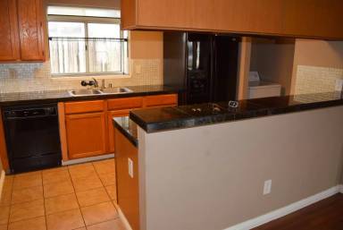 Main picture of 1322 Len Way