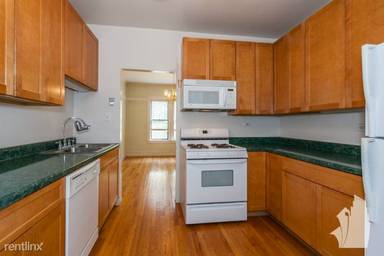 Main picture of 545 W Brompton Ave
