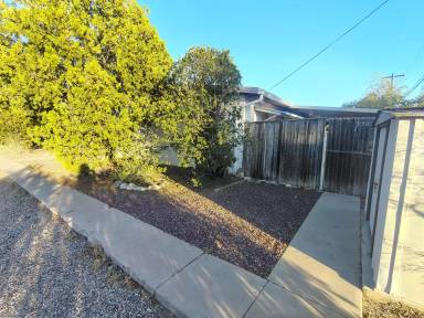 Main picture of 3308 E Glenn St