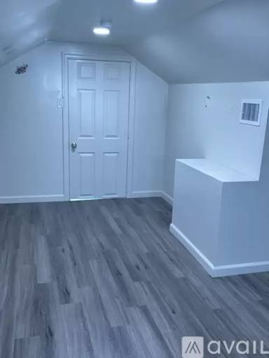 Main picture of 40 7th Ave