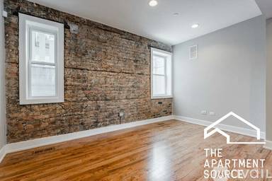 Main picture of 1836 W Augusta Blvd
