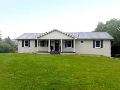Main picture of 472 Franklin Rd