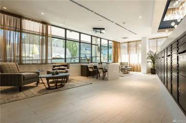 Main picture of Mira Flats