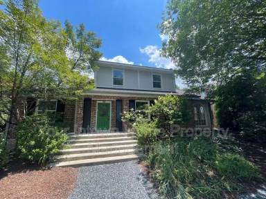 Main picture of 2695 Sharondale Dr NE