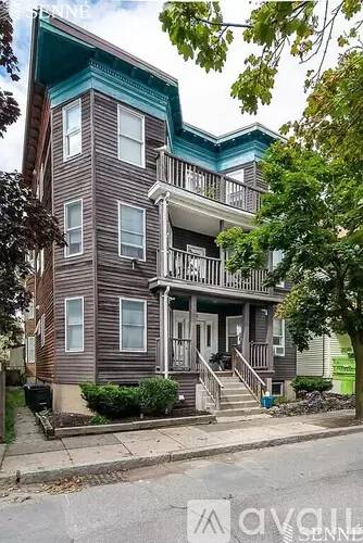 Main picture of 36 Cutler St