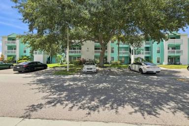 Main picture of Harbor Club Condo