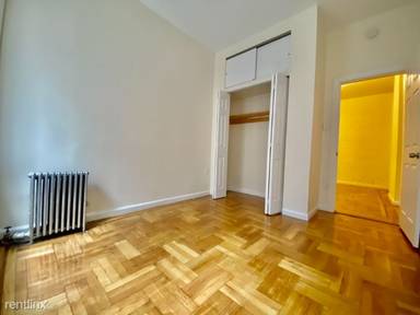 Main picture of 231 E 12th St