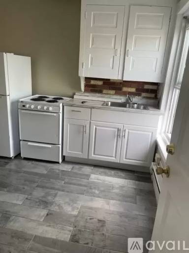 Main picture of 222 Clymer St