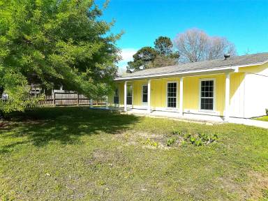 Main picture of 200 Jesse Ln