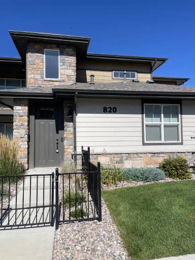 Main picture of 820 Schlagel St