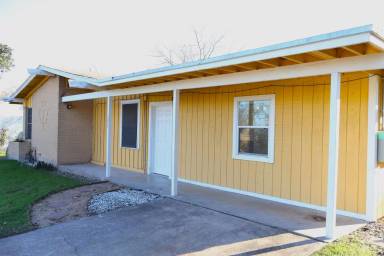 Main picture of 203 E Lola Dr