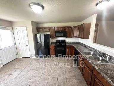 Main picture of 210 E Laurel Ave