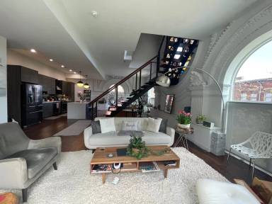 Main picture of 2132 Sarah St