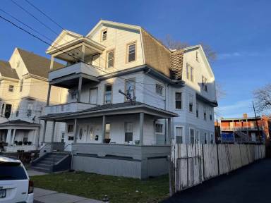 Main picture of 26 Barker St