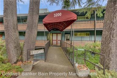 Main picture of 3200 W Commodore Way