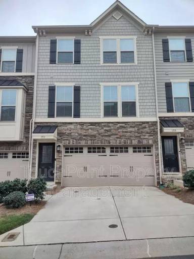 Main picture of 1703 Town Oak Ln