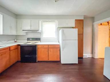 Main picture of 824 W Beechwood Ave