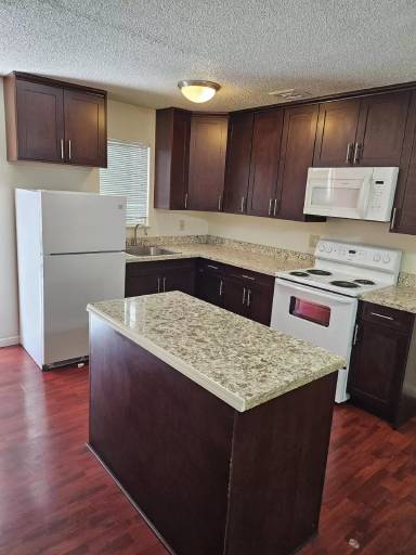 Main picture of 3080 Richmond Blvd