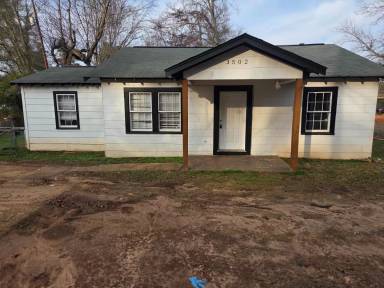 Main picture of 3502 Hargrove Rd E