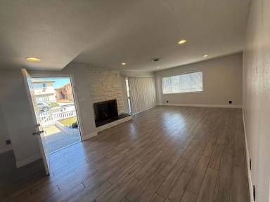 Main picture of 4086 W 142nd St