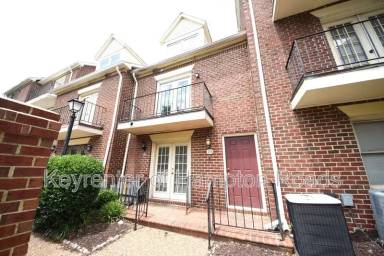 Main picture of 20 Academy Ln