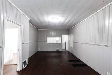 Main picture of 654 E Louisiana St