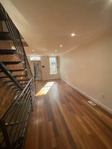 Main picture of 20 N Madeira St