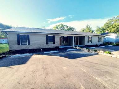 Main picture of 8 Stephanie Dr